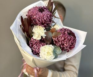 Пинтерест-букет с трендовыми-сезонными кудрявыми хризантемами, леукодендроном, диантусами и эвкалиптом 🤍🍁